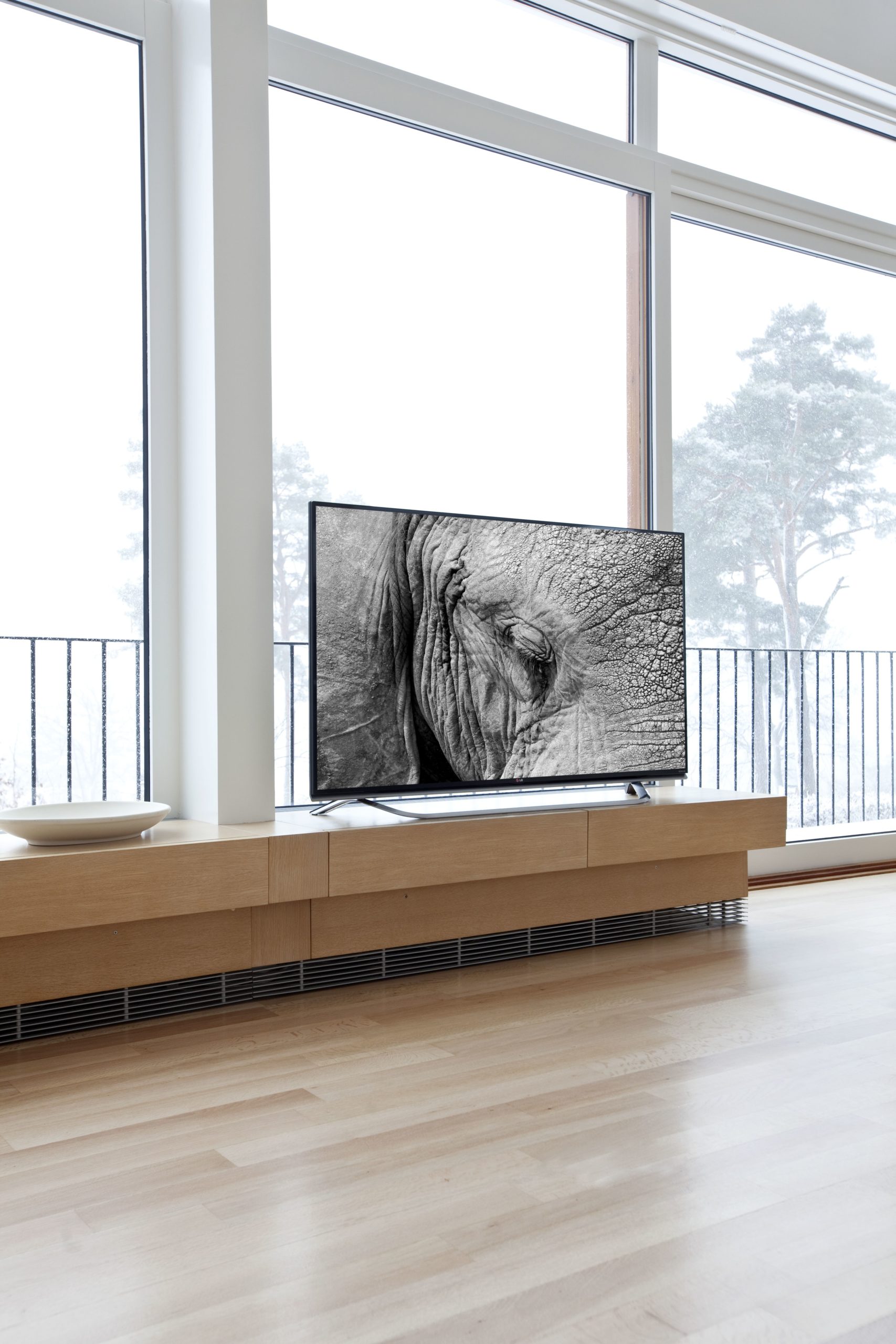 Lifestyle UF850V 5 scaled