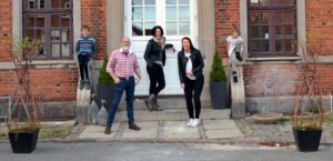 Familien fra Varde skal ombygge en stationsbygning til et fedt familiehjem.