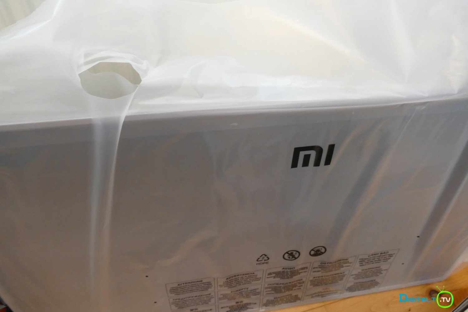 Xiaomi Mi LED TV 4S udpakning