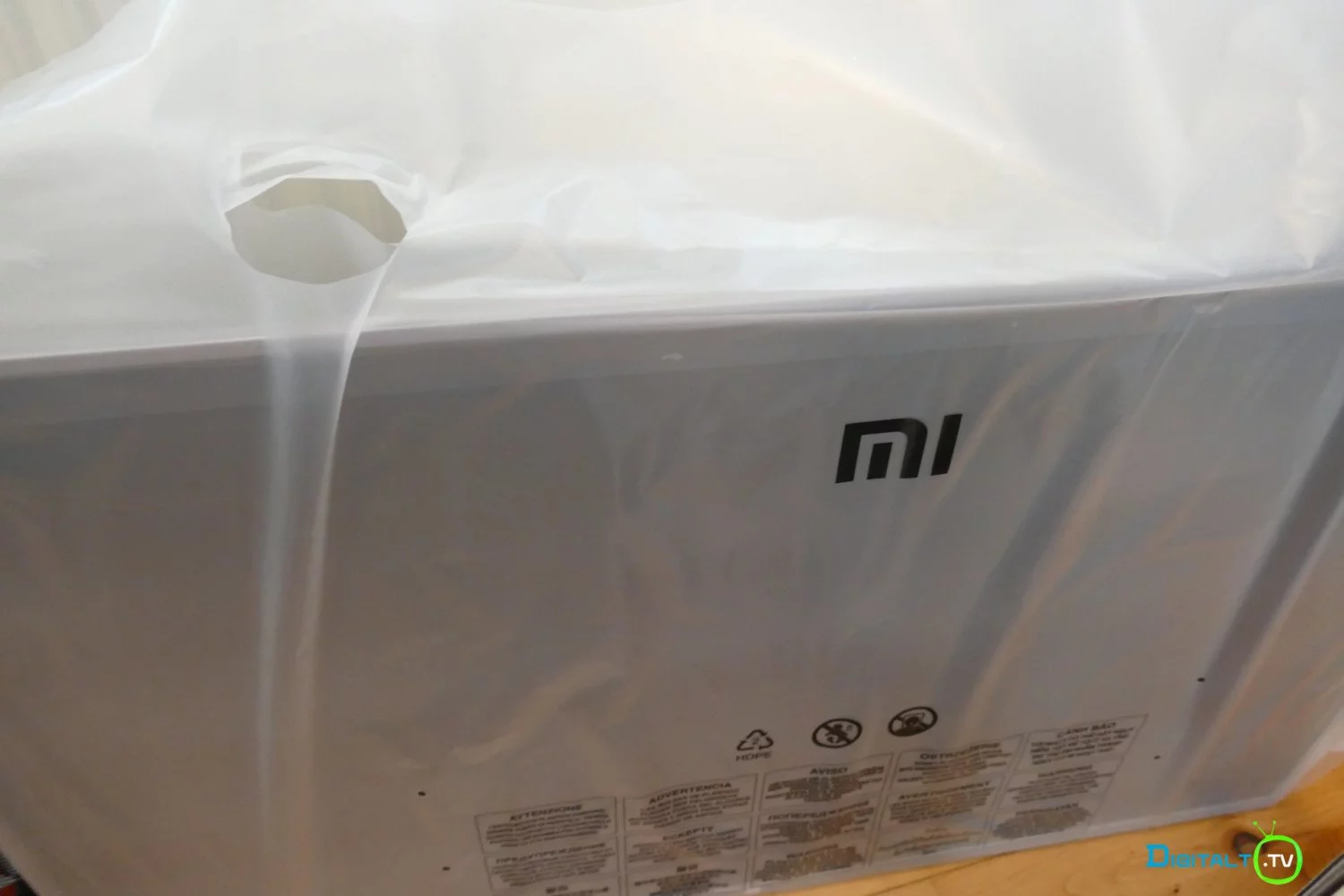 Xiaomi Mi LED TV 4S udpakning