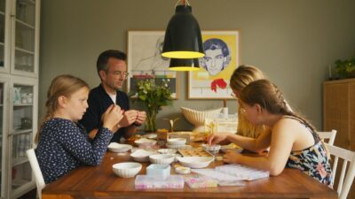 far lever stadig tv 2