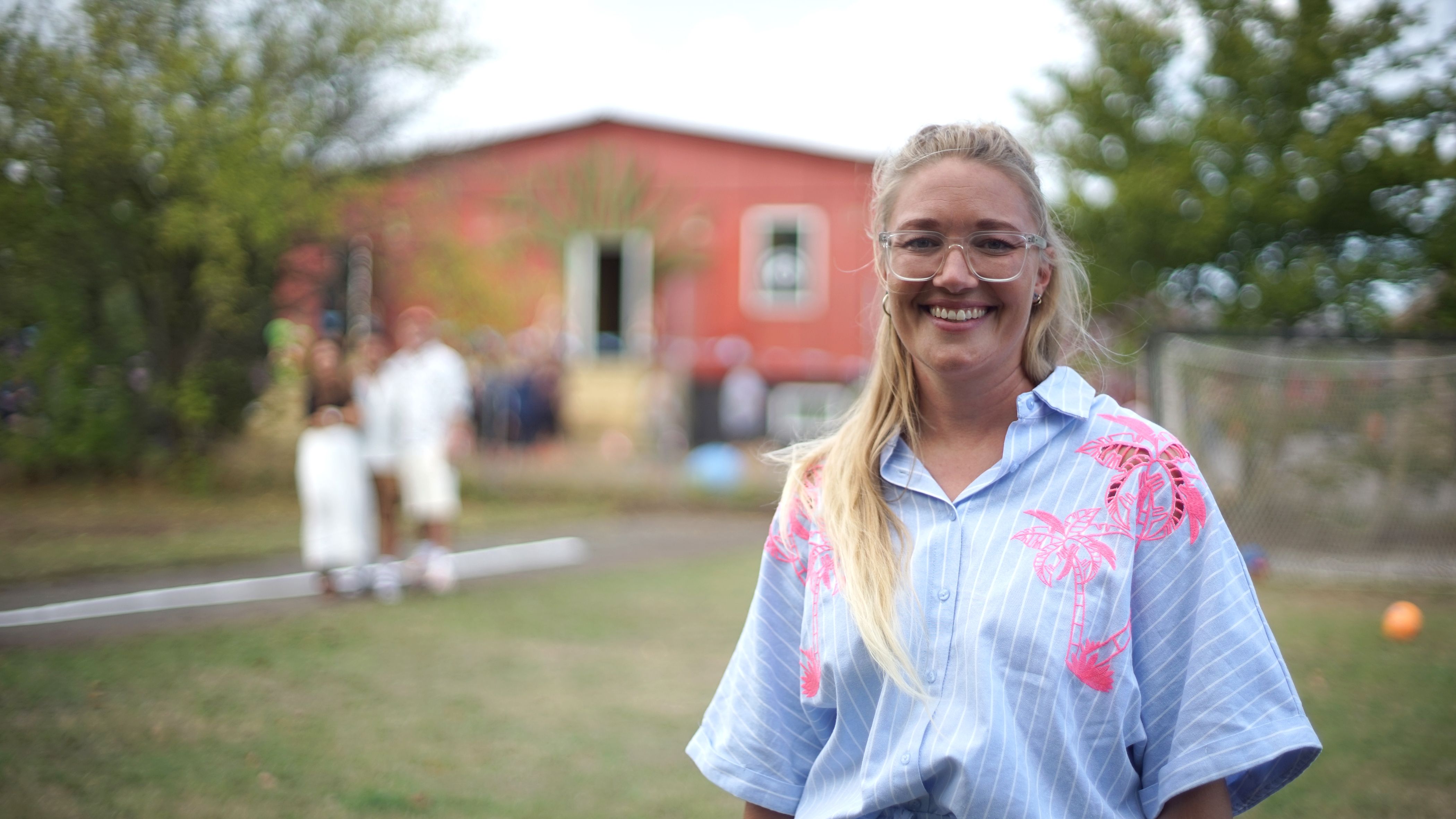 I hus til halsen 2026 - Program 8