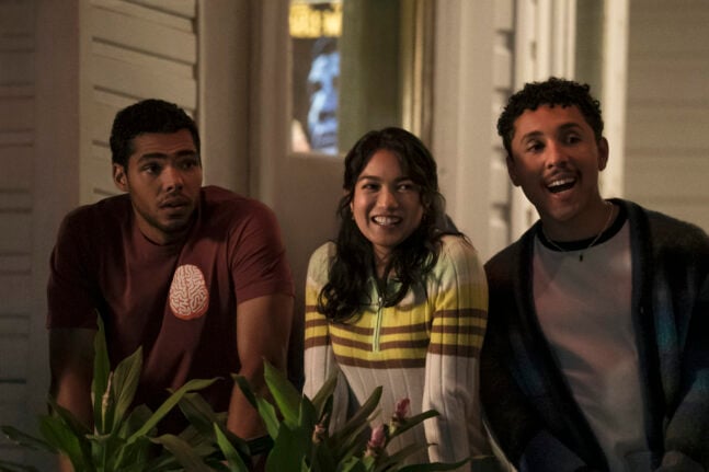 (l-r) Jeremy (Nicholas Duvernay), Ahn (Rachel Marsh), and Malcolm (Jaboukie Young-White) i The Love Hypothesis