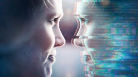 Den falske mig discovery+