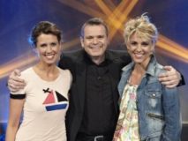 Cecilie Frøkjær og Ida Wohlert forsøger at vinde den helt store præmie til velgørenhed, når de besøger Hans Pilgaard i "Hvem vil være millionær - i den gode sags tjeneste".